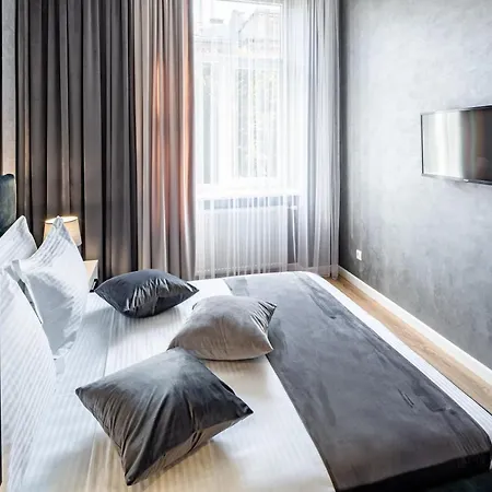 Alfa 3-кімнатна Lux-квартира у центрі львова *