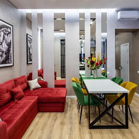 Apartment Alfa 3-кімнатна Lux-квартира у центрі львова *