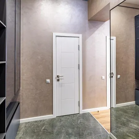 Alfa 3-кімнатна Lux-квартира у центрі львова *