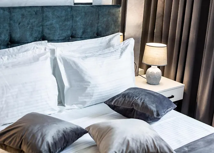 Alfa 3-кімнатна Lux-квартира у центрі львова * Leópolis