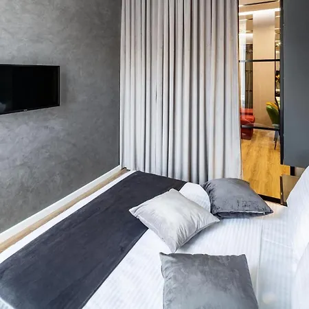 Daire Alfa 3-кімнатна Lux-квартира у центрі львова *